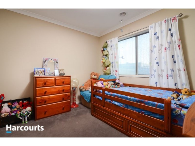 20 Blackledge Drive, Cranbourne East VIC 3977