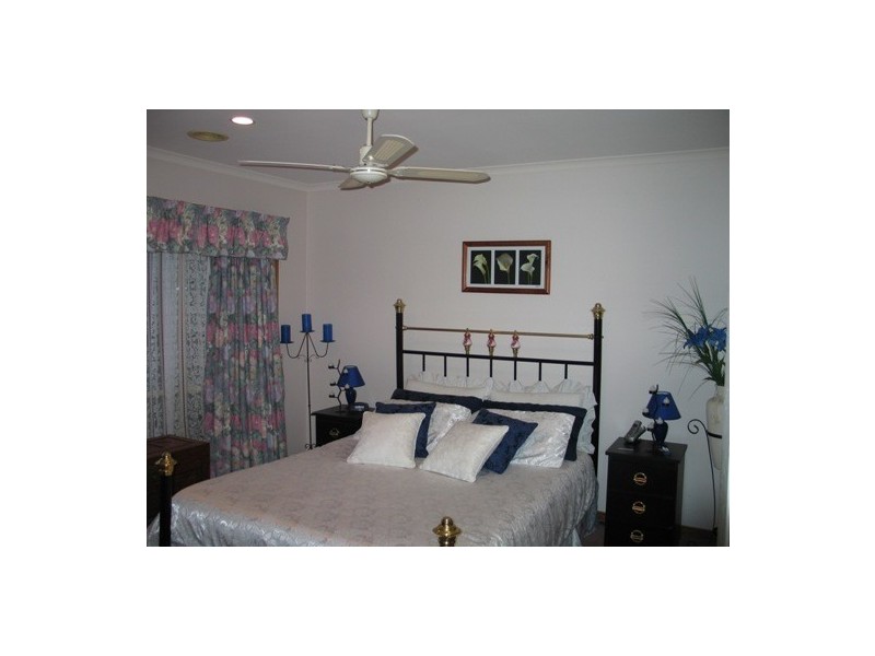 2 Walcott Place, Narre Warren South VIC 3805