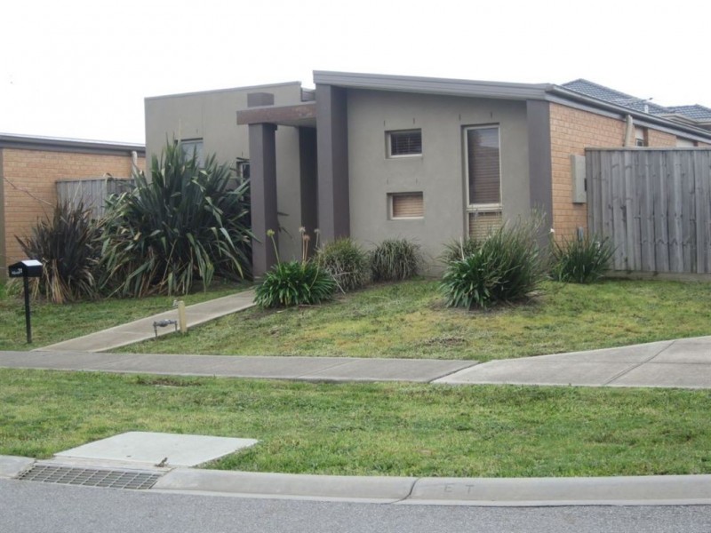 31 Pepperbush Circuit, Cranbourne VIC 3977