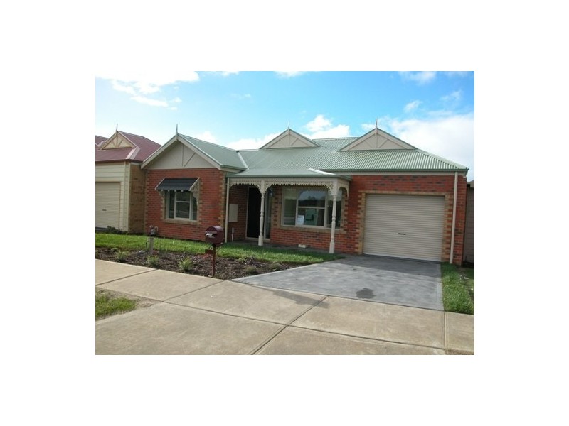 32 Waterbush Crescent, Lyndhurst VIC 3975