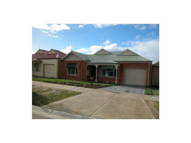 32 Waterbush Crescent, Lyndhurst VIC 3975