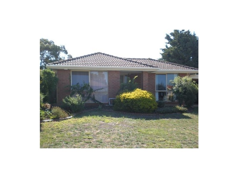 13 Broome Crescent, Cranbourne VIC 3977