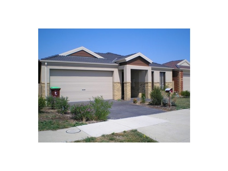 12 Vega Tce, Cranbourne VIC 3977