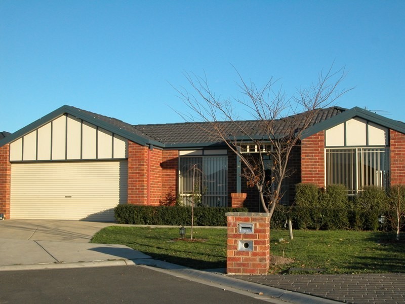 28 Masterton Place, Cranbourne VIC 3977