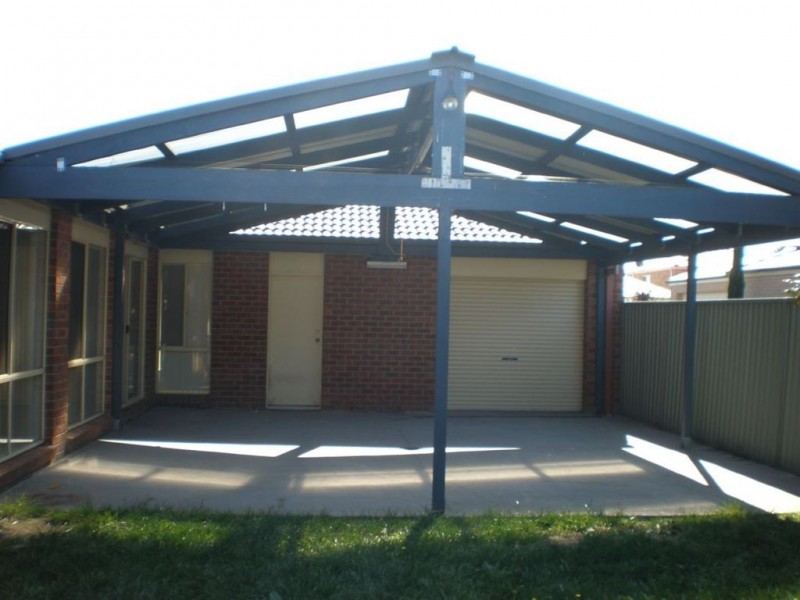 28 Masterton Place, Cranbourne VIC 3977