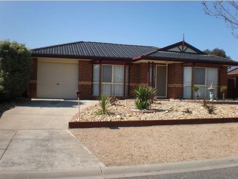 4 McCartney Drive, Narre Warren South VIC 3805