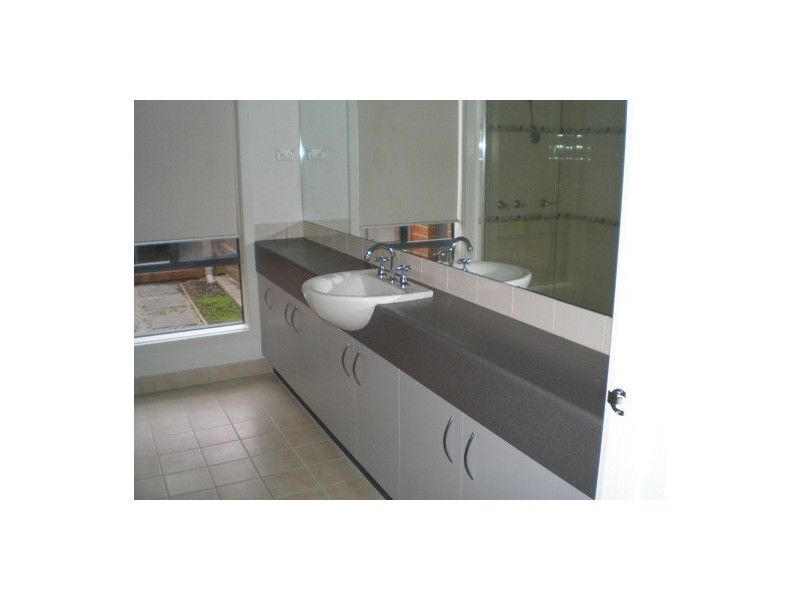 76 Fieldstone Blvd, Beaconsfield VIC 3807