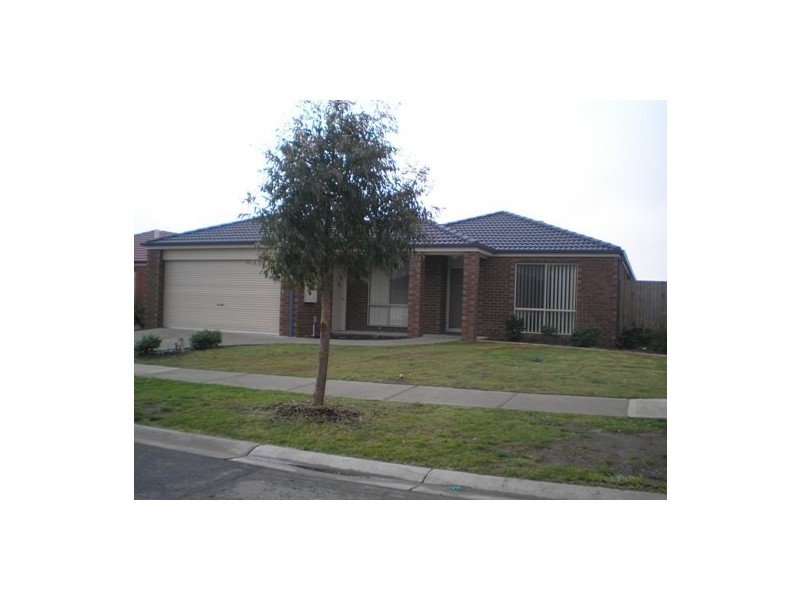 12 Nile Crescent, Cranbourne VIC 3977