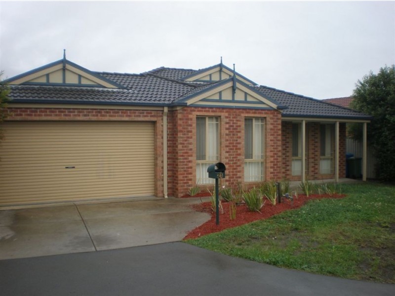 21 Stonehill Circuit, Cranbourne VIC 3977