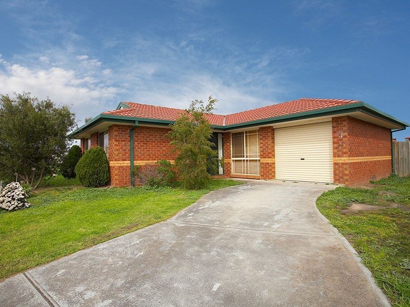 37 Sneddon Drive, Narre Warren South VIC 3805