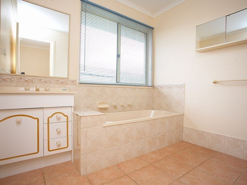 37 Sneddon Drive, Narre Warren South VIC 3805