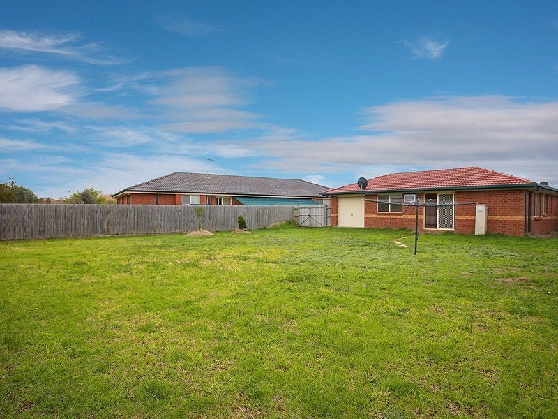 37 Sneddon Drive, Narre Warren South VIC 3805