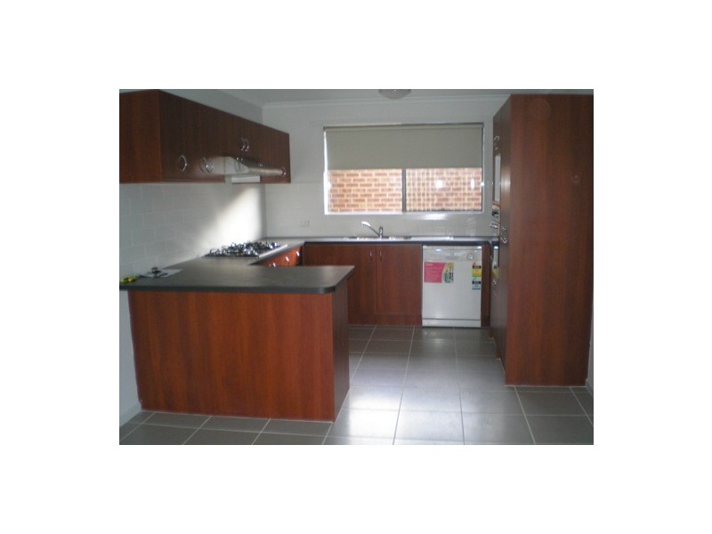 4 Golden Wattle Court, Cranbourne VIC 3977