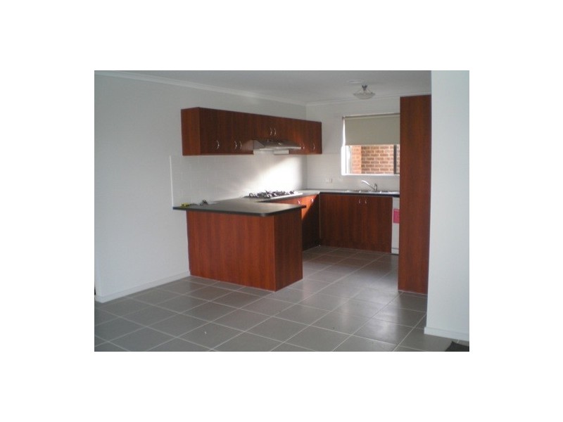 4 Golden Wattle Court, Cranbourne VIC 3977