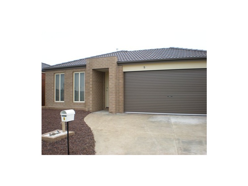 5 Hydra Street, Cranbourne VIC 3977