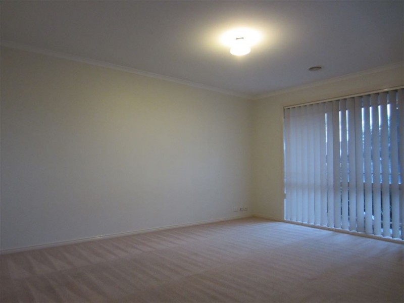 21 Alberton Drive, Cranbourne West VIC 3977