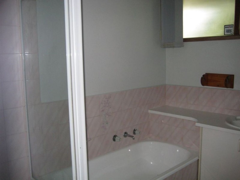 17 Caroline Crescent, Cranbourne VIC 3977