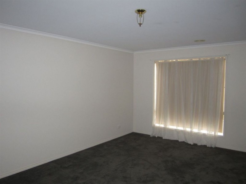 9 Tottington Rise, Berwick VIC 3806