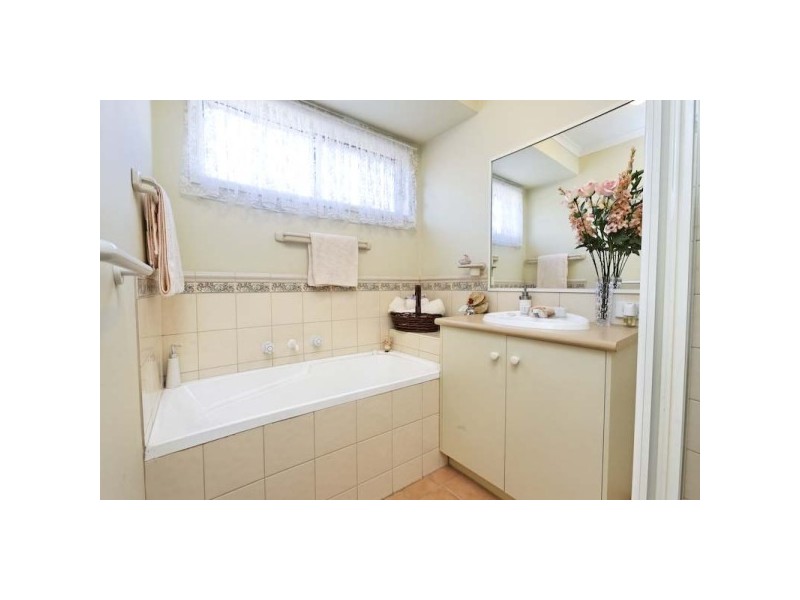 21 The Avenue, Narre Warren South VIC 3805