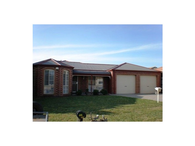 2 Meredith Close, Narre Warren South VIC 3805