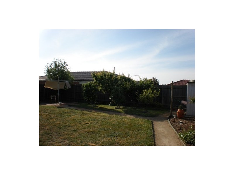 2 Meredith Close, Narre Warren South VIC 3805