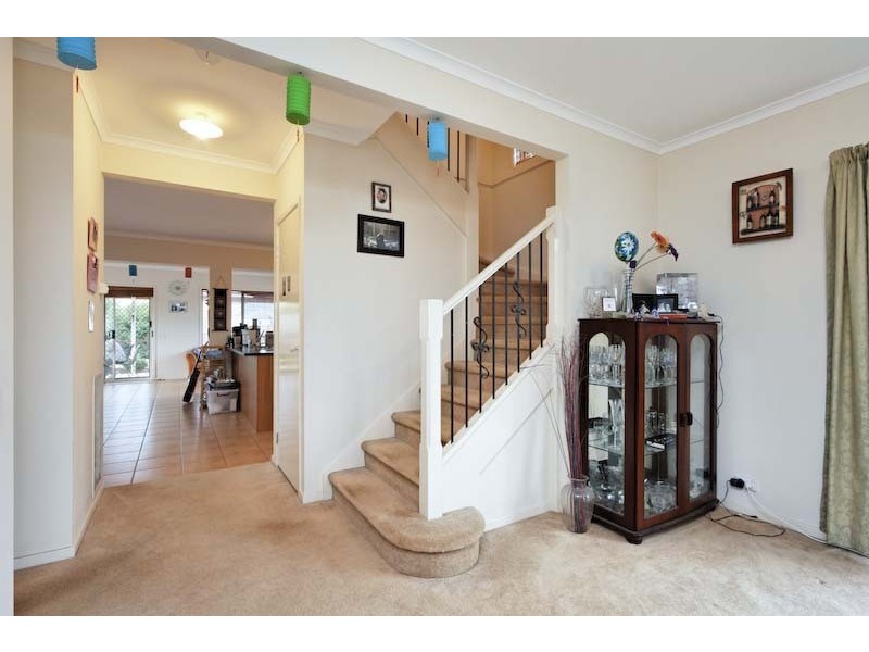 8 Nottingham Close, Narre Warren South VIC 3805