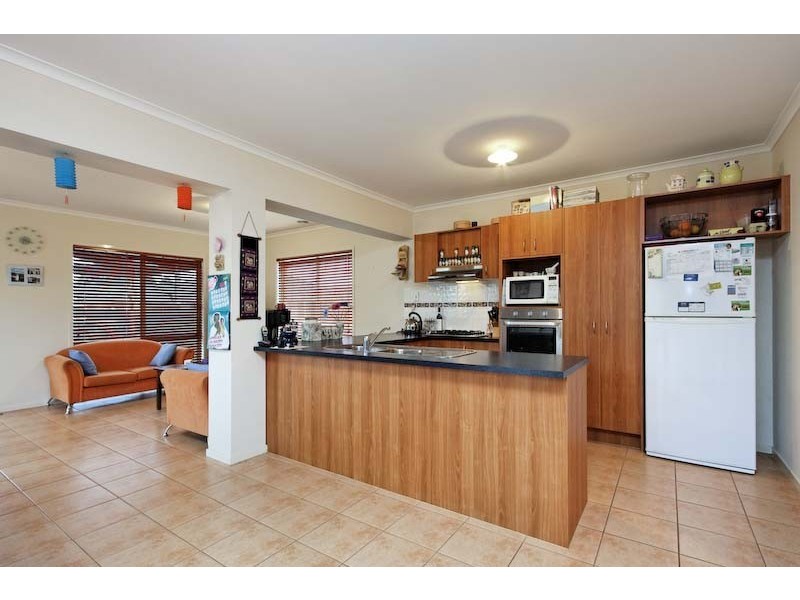 8 Nottingham Close, Narre Warren South VIC 3805