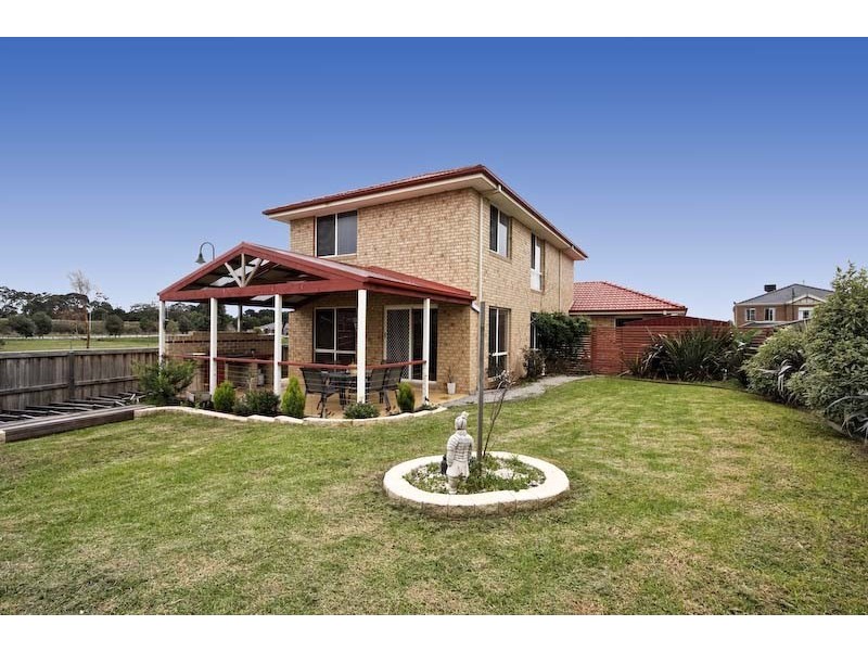 8 Nottingham Close, Narre Warren South VIC 3805