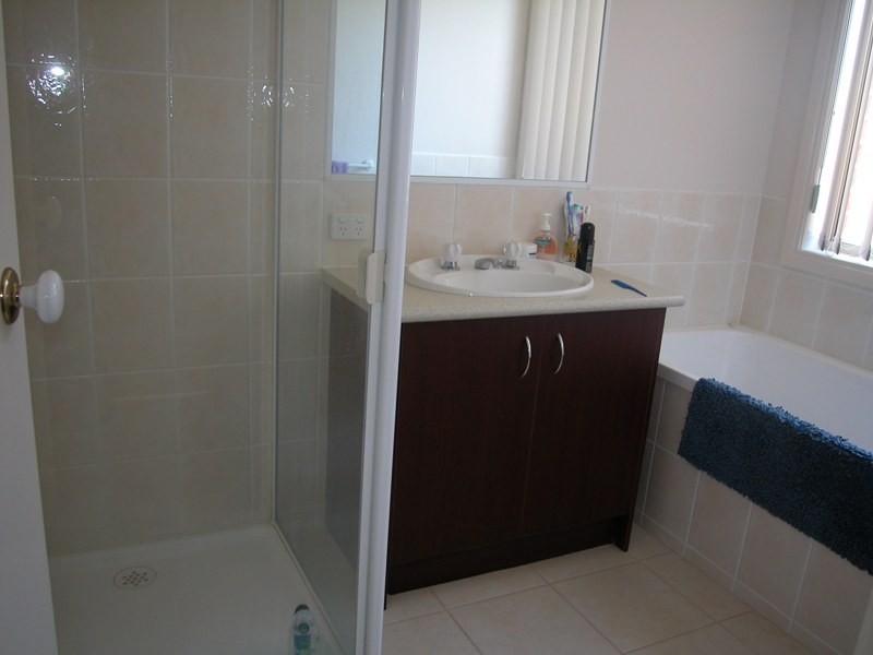 15 Stonehill Circuit, Cranbourne VIC 3977