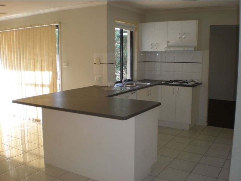 27 The Avenue, Narre Warren South VIC 3805