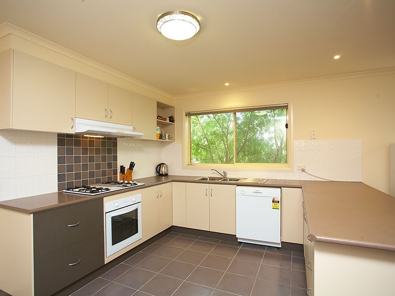 4 Hayley Way, Narre Warren South VIC 3805