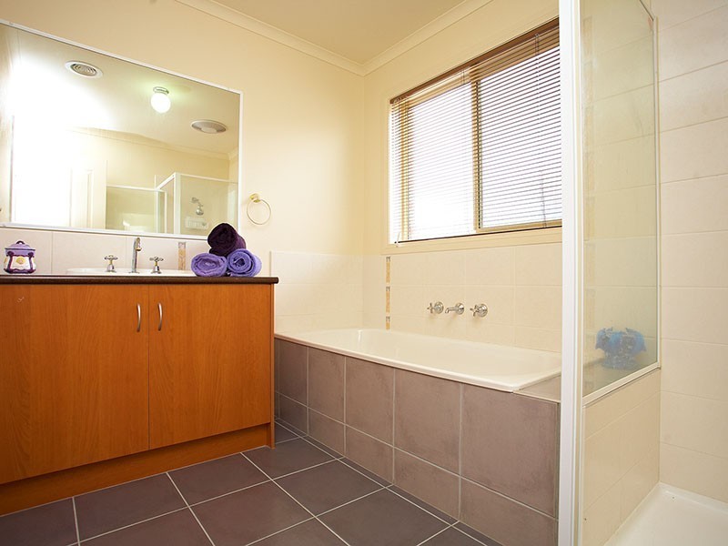 4 Hayley Way, Narre Warren South VIC 3805