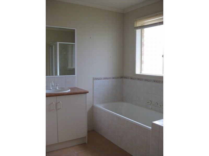 5 Mica Court, Narre Warren North VIC 3804