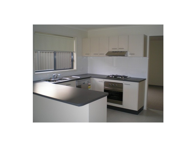 11 Tyndall Street, Cranbourne VIC 3977