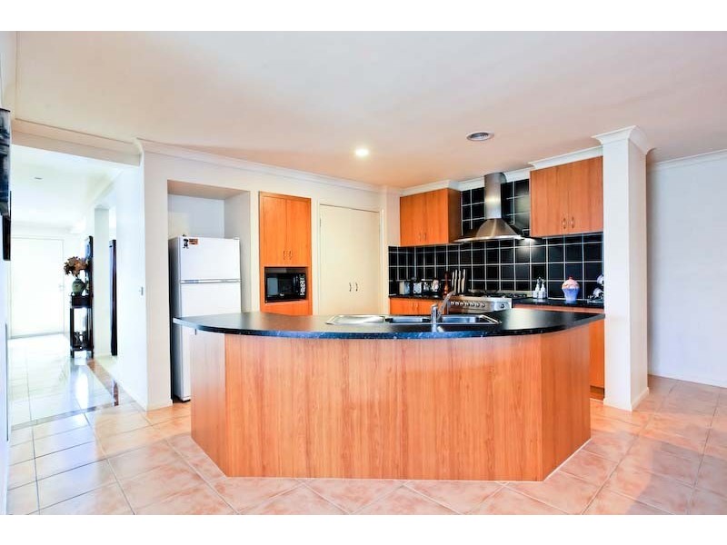 3 Toulouse Tce, Narre Warren South VIC 3805