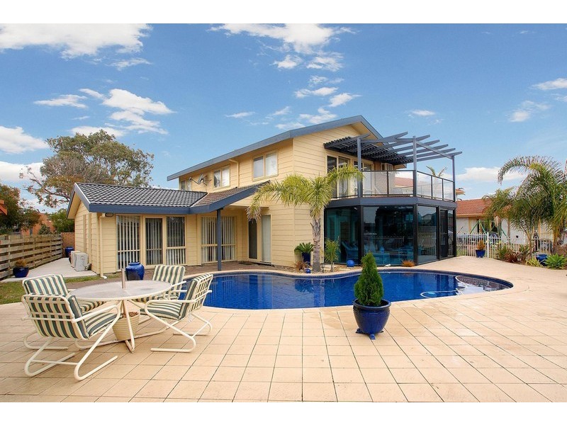 8 Grevillea Court, Patterson Lakes VIC 3197