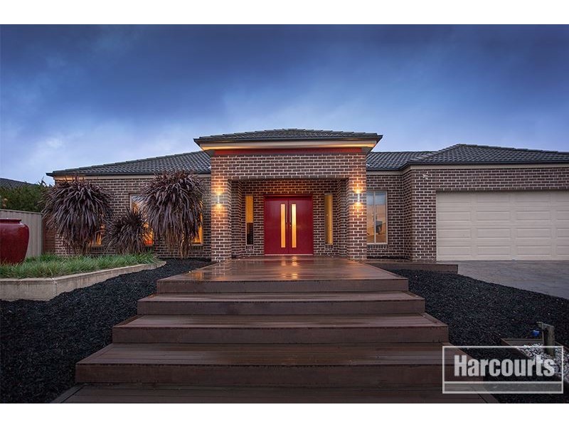 12 Dennis Avenue, Pakenham VIC 3810