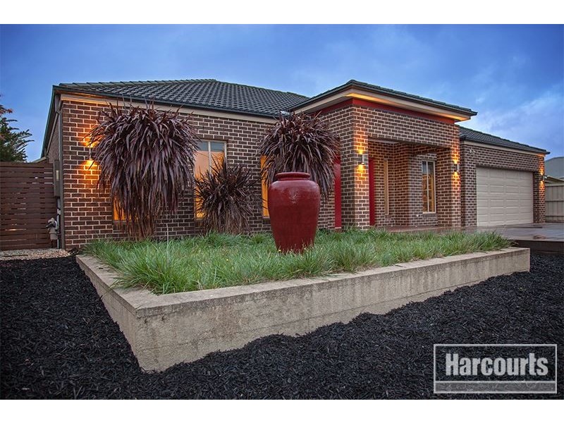 12 Dennis Avenue, Pakenham VIC 3810