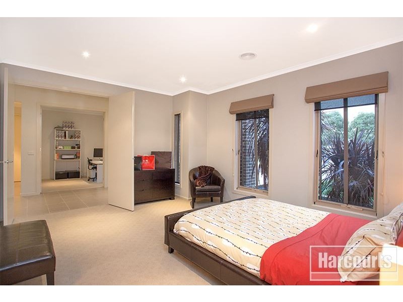 12 Dennis Avenue, Pakenham VIC 3810