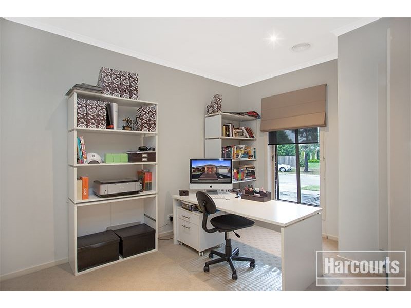 12 Dennis Avenue, Pakenham VIC 3810