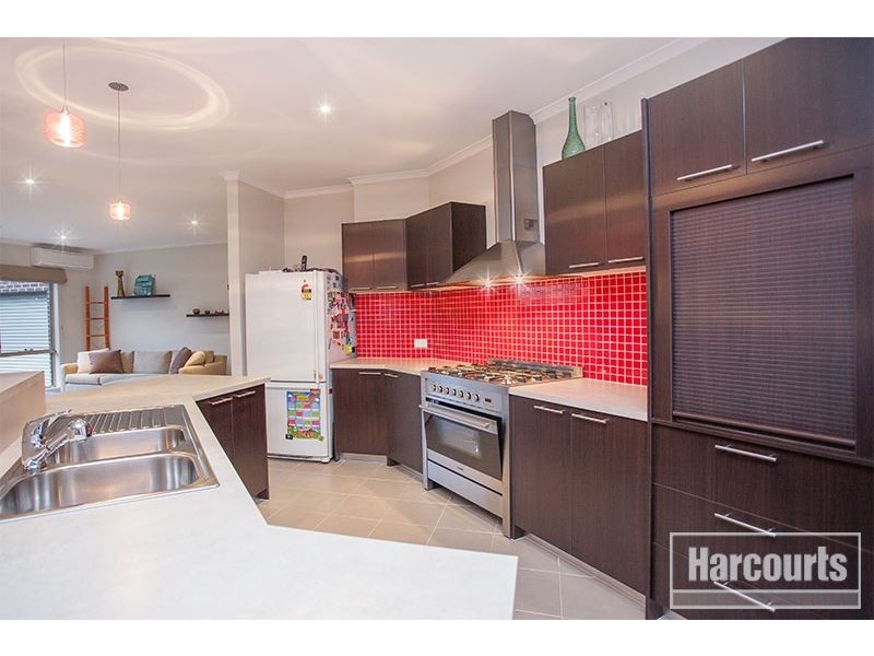 12 Dennis Avenue, Pakenham VIC 3810