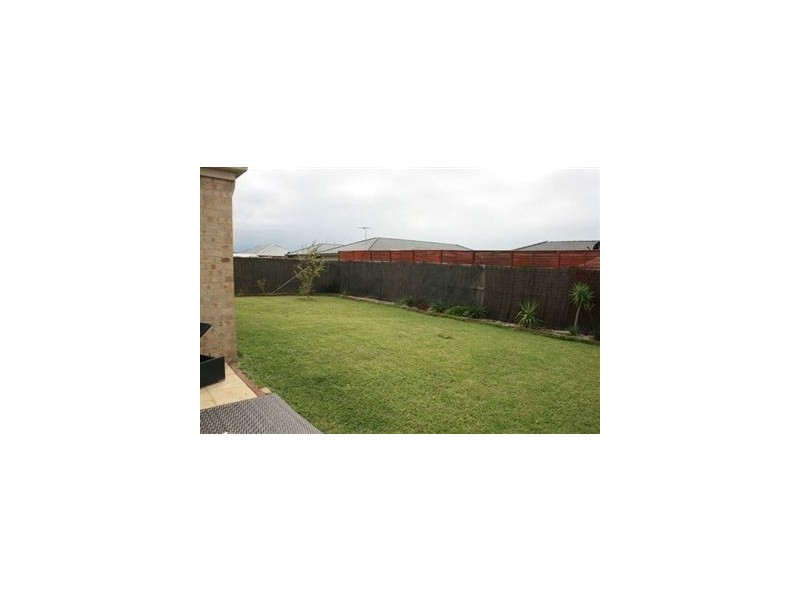 39 Greendale Boulevard, Pakenham VIC 3810