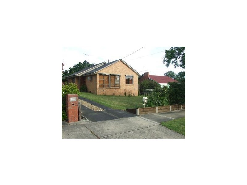 10 Deveney Street, Pakenham VIC 3810