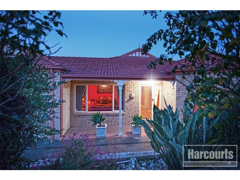 18 Stockmans Circuit, Pakenham VIC 3810