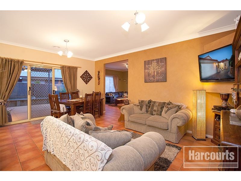 18 Stockmans Circuit, Pakenham VIC 3810