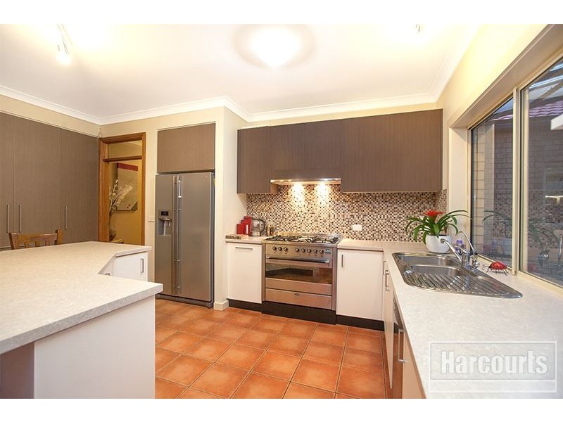 18 Stockmans Circuit, Pakenham VIC 3810