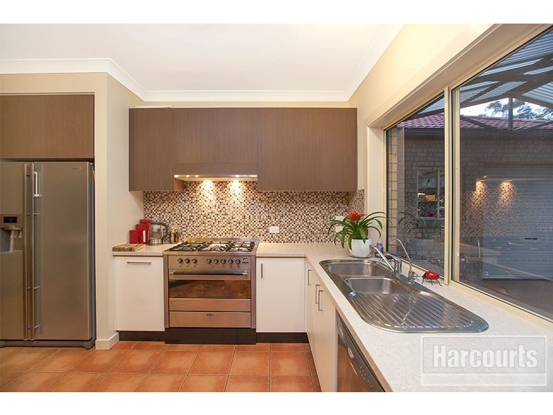 18 Stockmans Circuit, Pakenham VIC 3810