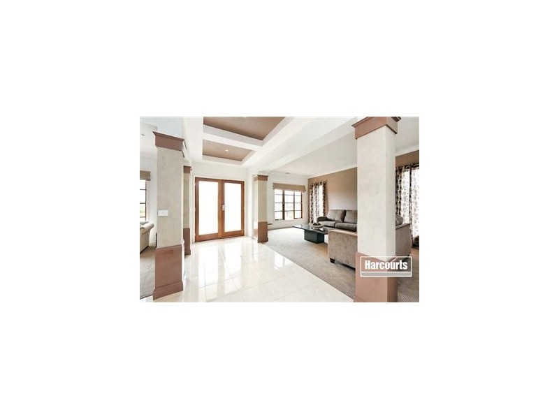 32 Clearwater Drive, Pakenham VIC 3810