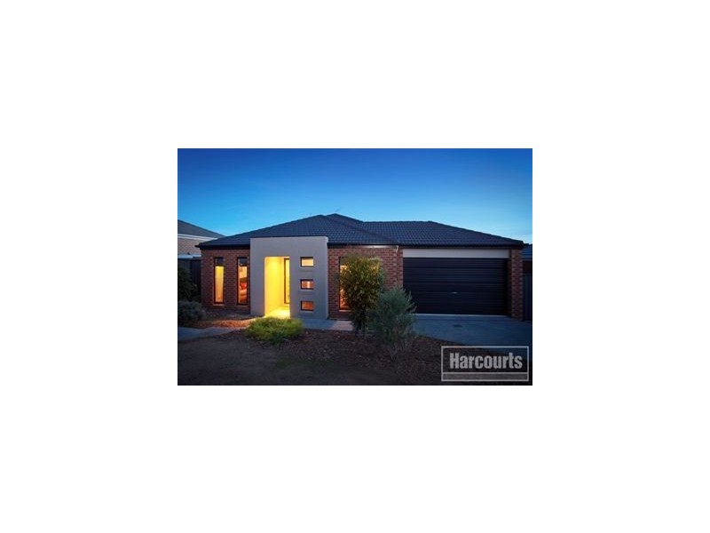 30 Caspian Chase, Pakenham VIC 3810