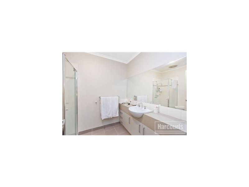 30 Caspian Chase, Pakenham VIC 3810